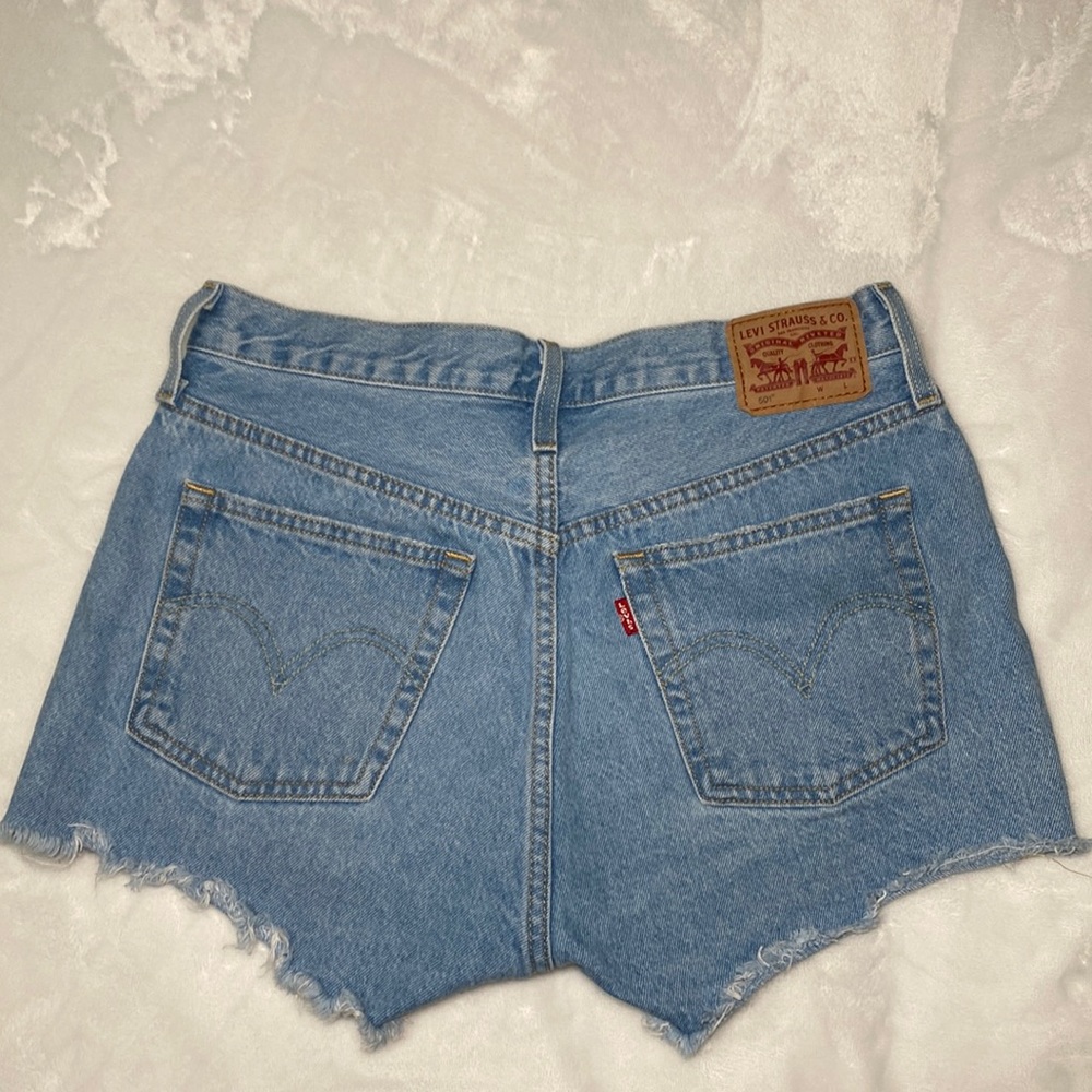 Levi’s 501 light wash high waisted jean shorts